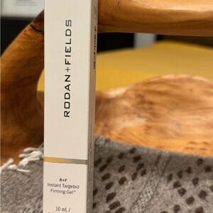 Rodan + Fields Firming Gel - White and Gold